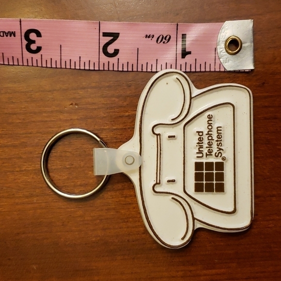VINTAGE United Telephone Plastic Keychain - Picture 2 of 4